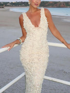 Vestido Maxi Lápis com Fenda e Aplicação Floral Rosa de Festa