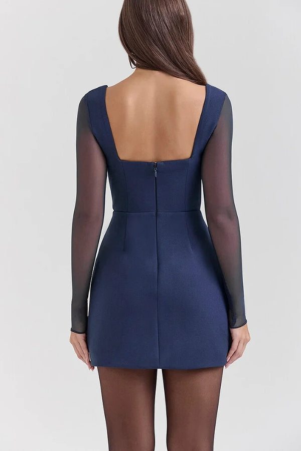 Robe courte trapèze à manches longues avec empiècements en résille et encolure en V profond - Bleu - Précommande