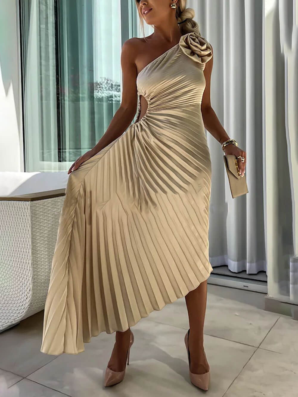 Robe longue plissée unilatérale ajourée extensible guillochée pour une nuit romantique