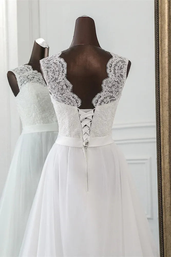 Classic Tulle A Line Jewel Wedding Dress with Appliques Lace