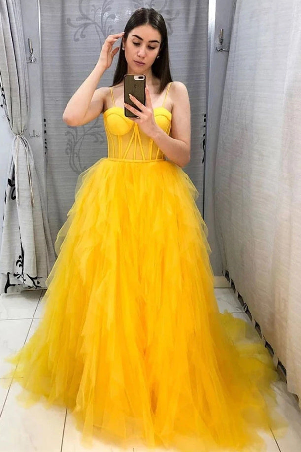 Vivian | Langes Abendkleid aus gelbem Tüll mit Spaghettiträgern