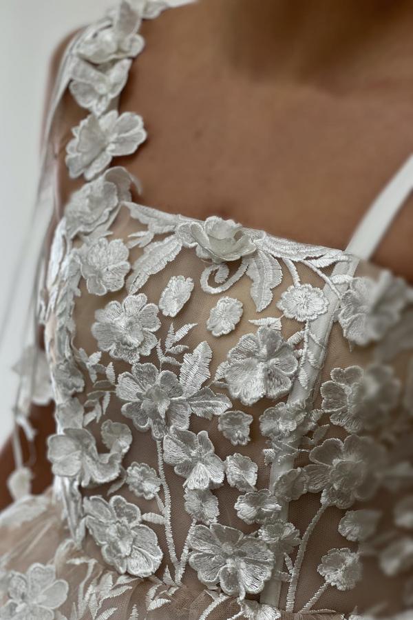Deluxe Short A Line Lace Prom Dress With Square Neck Spaghetti Straps Appliques