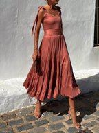 Schulterfreies Midikleid mit Rüschen 
