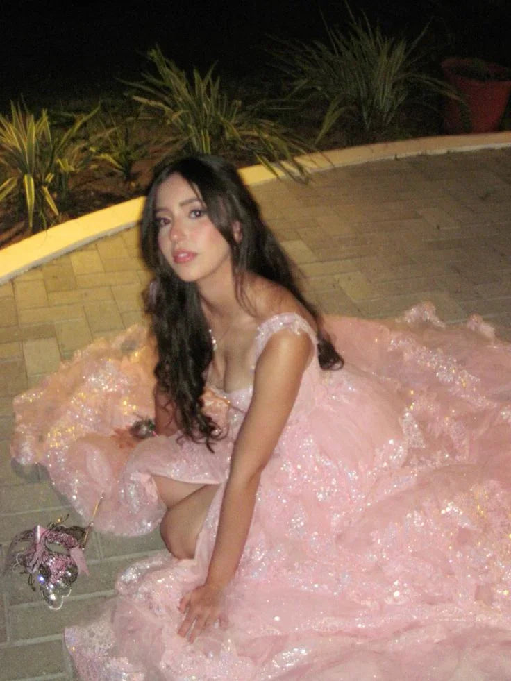 Vestido largo de fiesta formal rosa con apliques de encaje en capas y corte en línea A Y7936