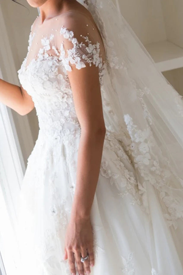Glamorous Beading Appliques Jewel Wedding Dress With Tulle