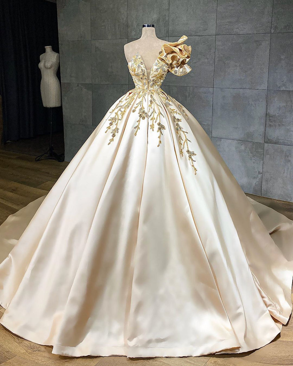 Elegant Floor Length A Line Sweetheart Wedding Dress With Satin Ruffles