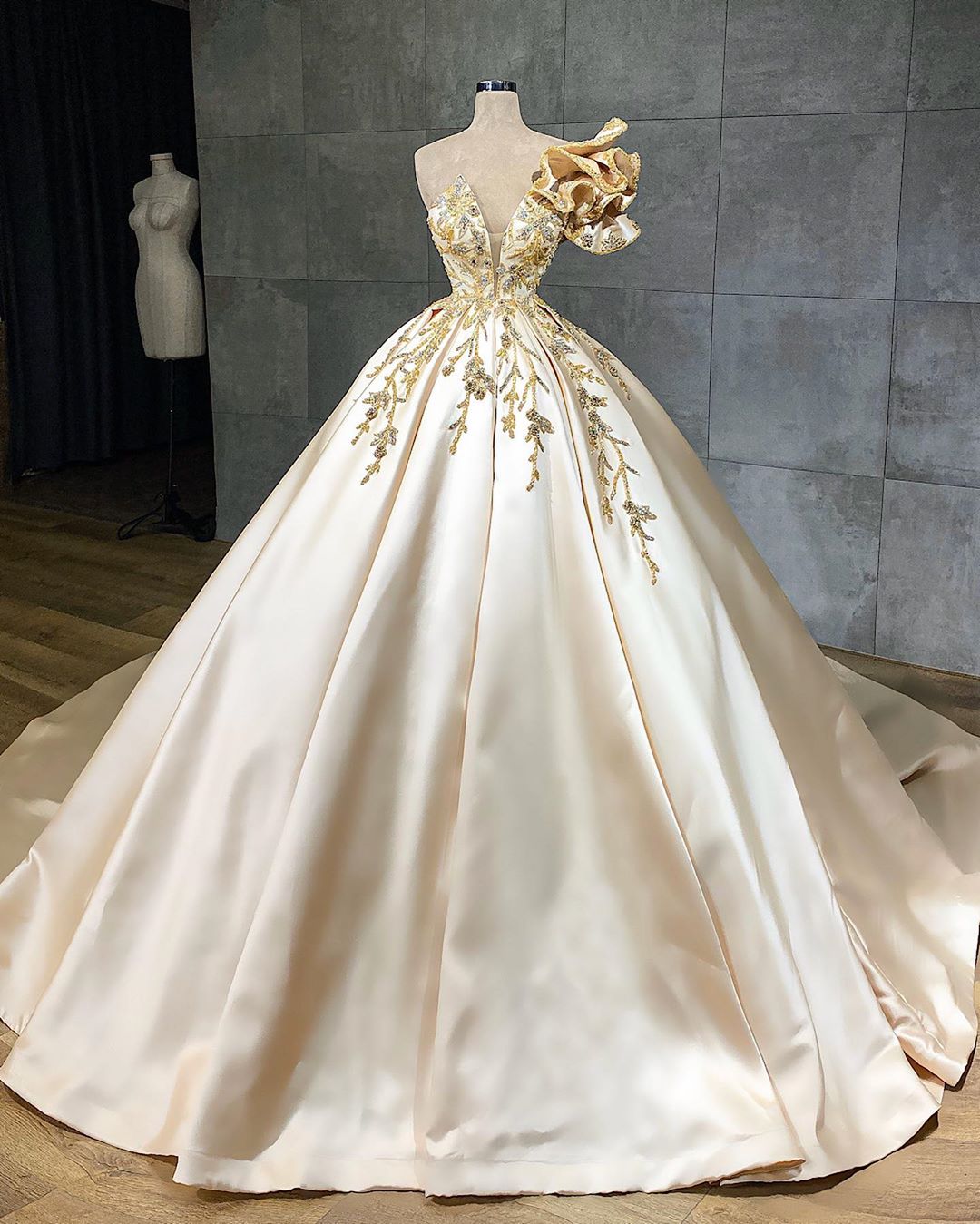 Elegant Floor Length A Line Sweetheart Wedding Dress With Satin Ruffles