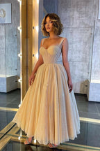 Abito da sera in tulle a linea ad A con scollo a cuore e spalline scintillanti