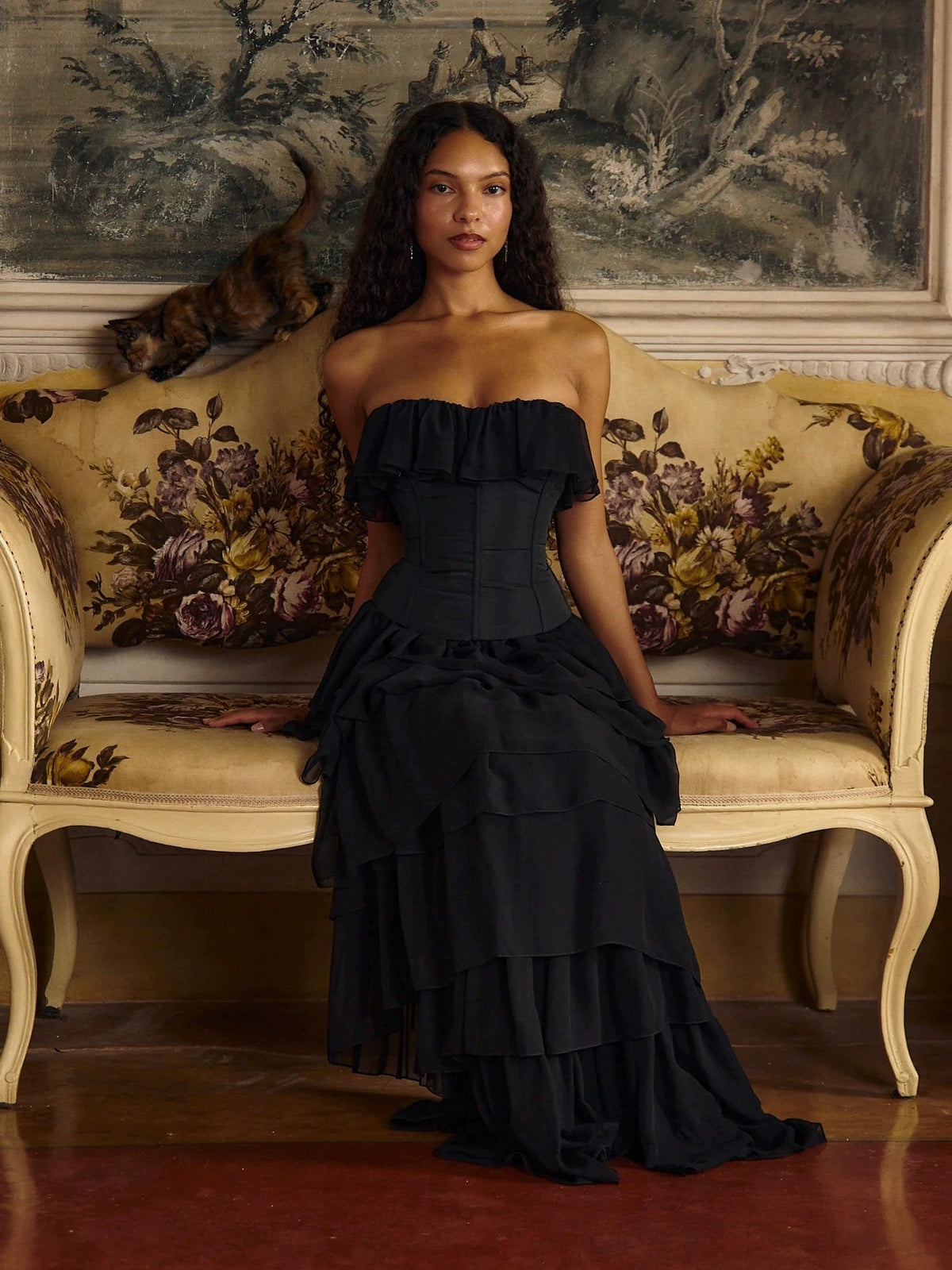 Abito da sera nero vintage senza spalline con balze – Vestito da gala e passerella con vita a corpetto in tessuto trasparente