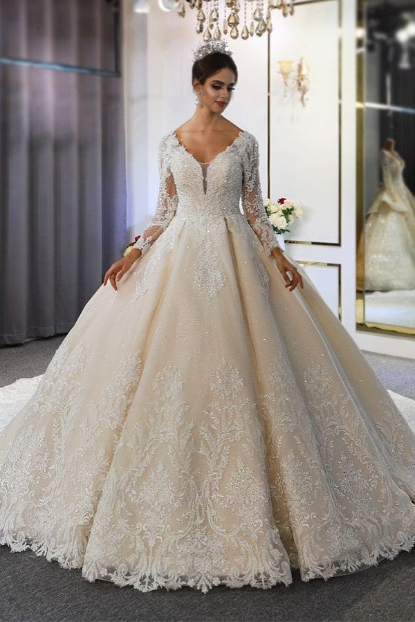 Elegant Train Sweetheart Backless A Line Wedding Dress With Lace Appliques