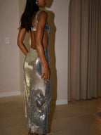 Maxikleid mit Pailletten und Cut-Out 