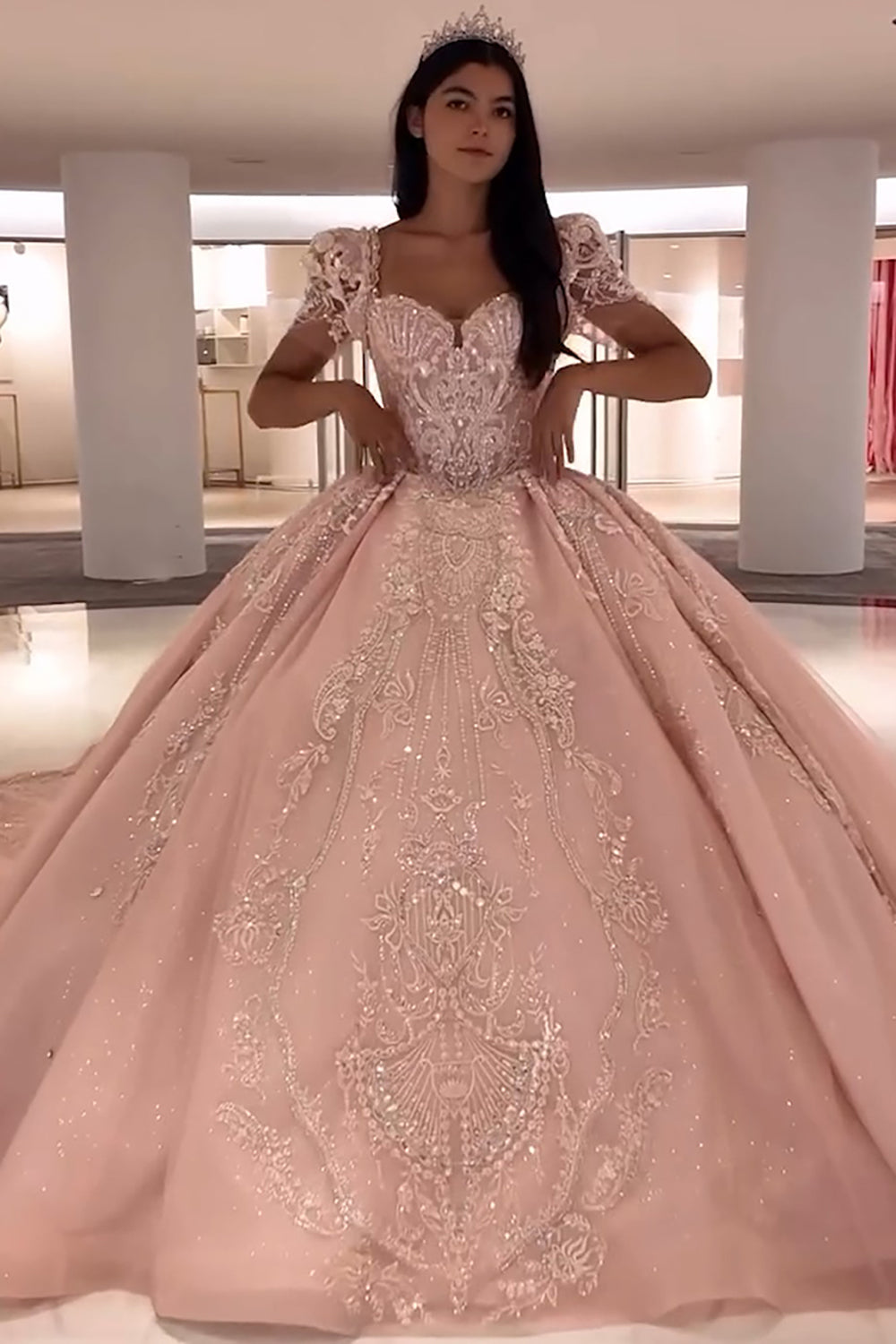 Robe de bal à manches bouffantes et encolure carrée avec appliqué pour Quinceañera, traîne incluse