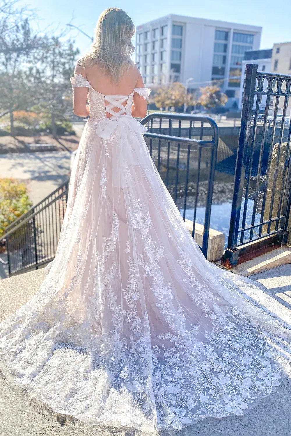 Elegant Sweetheart A Line Off The Shoulder Wedding Dress With Tulle Appliques