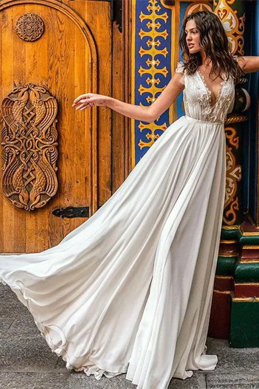 Elegant Long Sleeveless Chiffon Wedding Dress for Bride with Romantic Silhouette