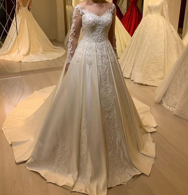 Long Sleeve Pearl Satin Sweetheart A-Line Wedding Dress With Lace Appliques