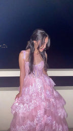 Vestido largo de fiesta formal rosa con apliques de encaje en capas y corte en línea A Y7936