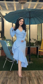 Vestido de fiesta formal azul elegante con escote en V y corte sirena Y8181