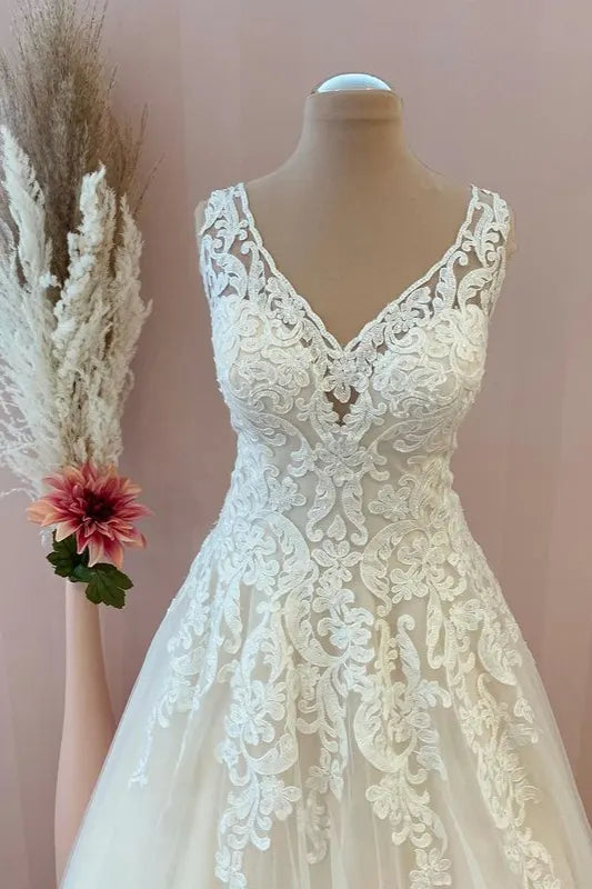 A Line Tulle Backless Floor Length Sweetheart Wedding Dress With Lace Appliques