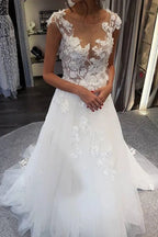 Classic White Long Lace Wedding Dresses With Appliques
