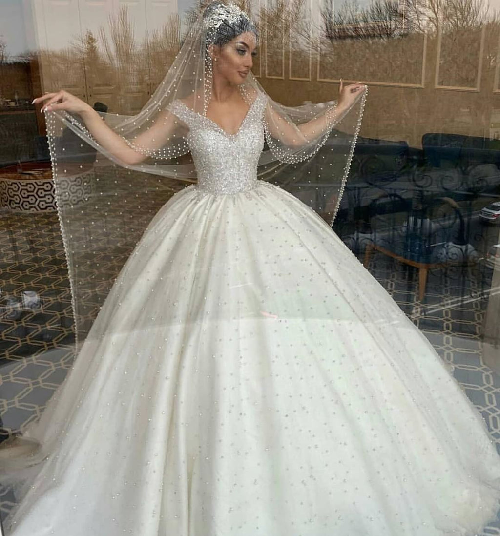 Elegant Ball Gown Wedding Dress Off Shoulder Backless Tulle Beading