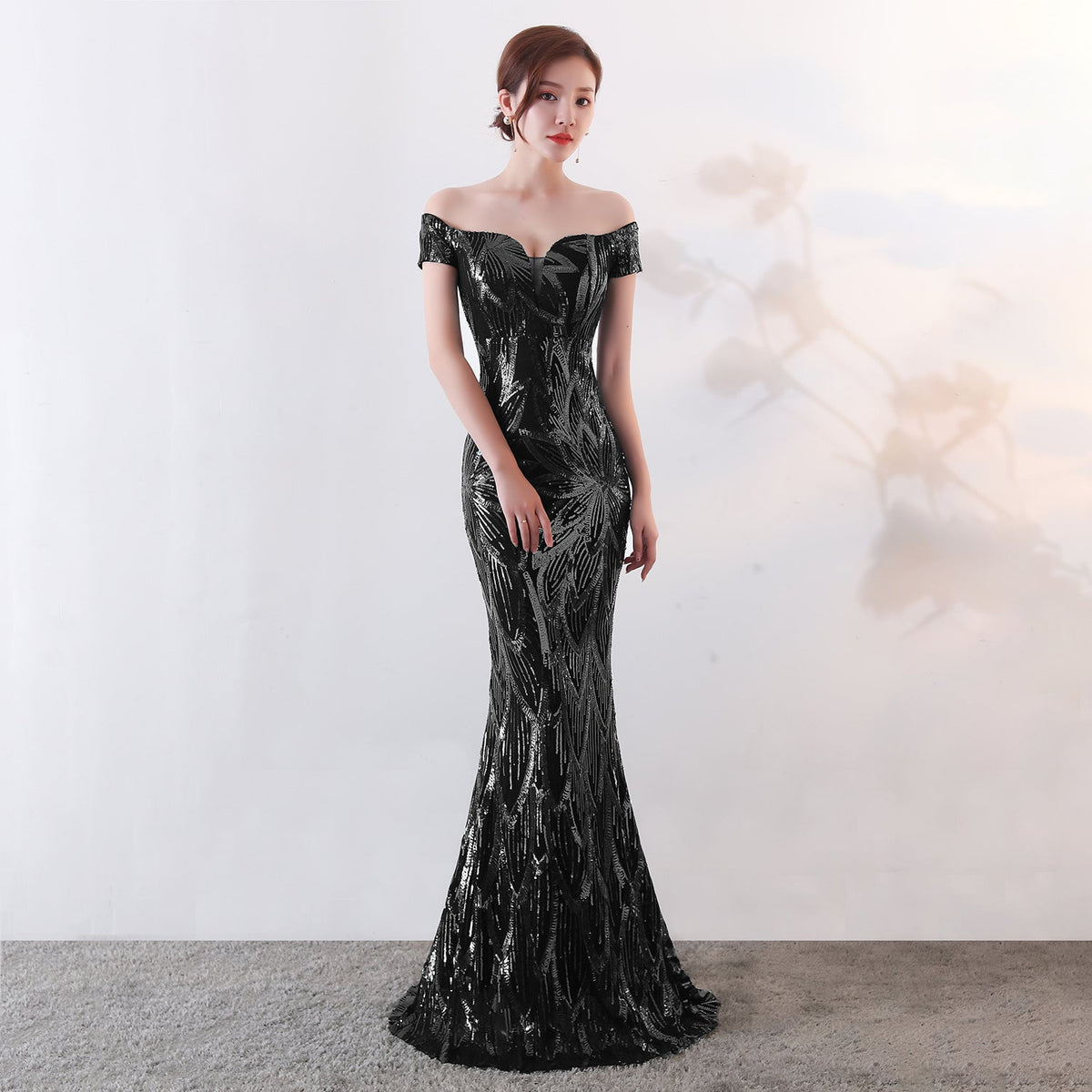 Vestido de noite com lantejoulas sem ombros: cauda de peixe comprida, corte justo