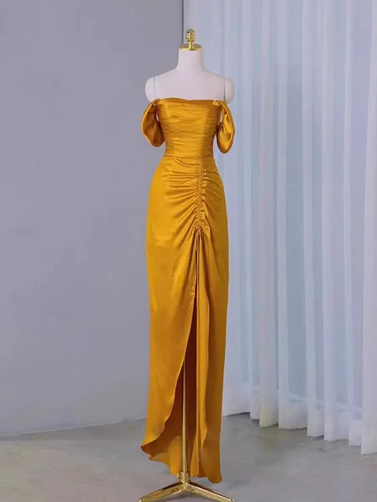 Vestido de fiesta amarillo plisado con escote barco y abertura Y7598