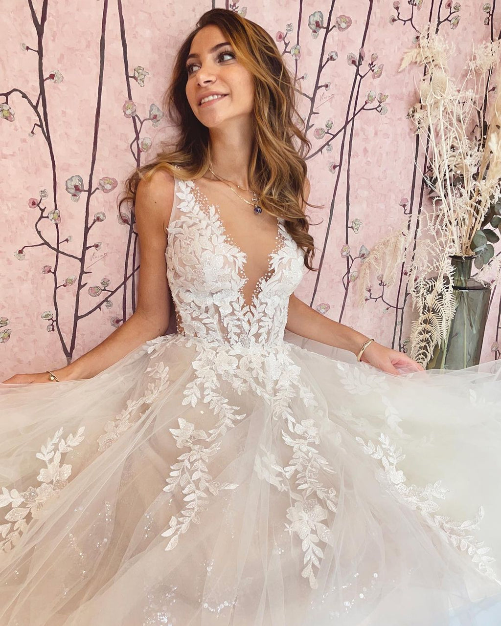 Deep V-Neck Backless A-Line Wedding Dress With Appliques Lace Tulle