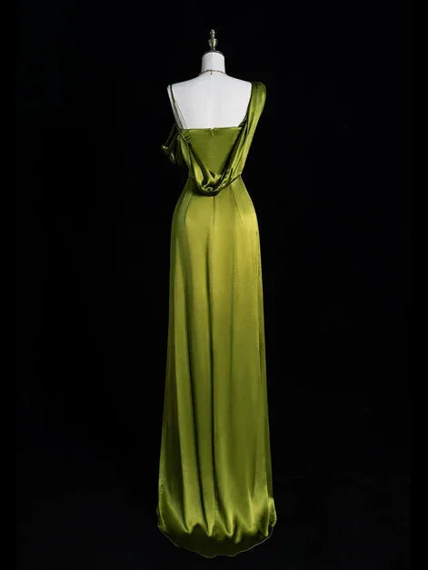Vestido de fiesta elegante verde con abertura y un solo hombro Y8218