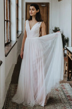 Beach Lace Wedding Dress Open Back Elegant Beach Bridal Gown
