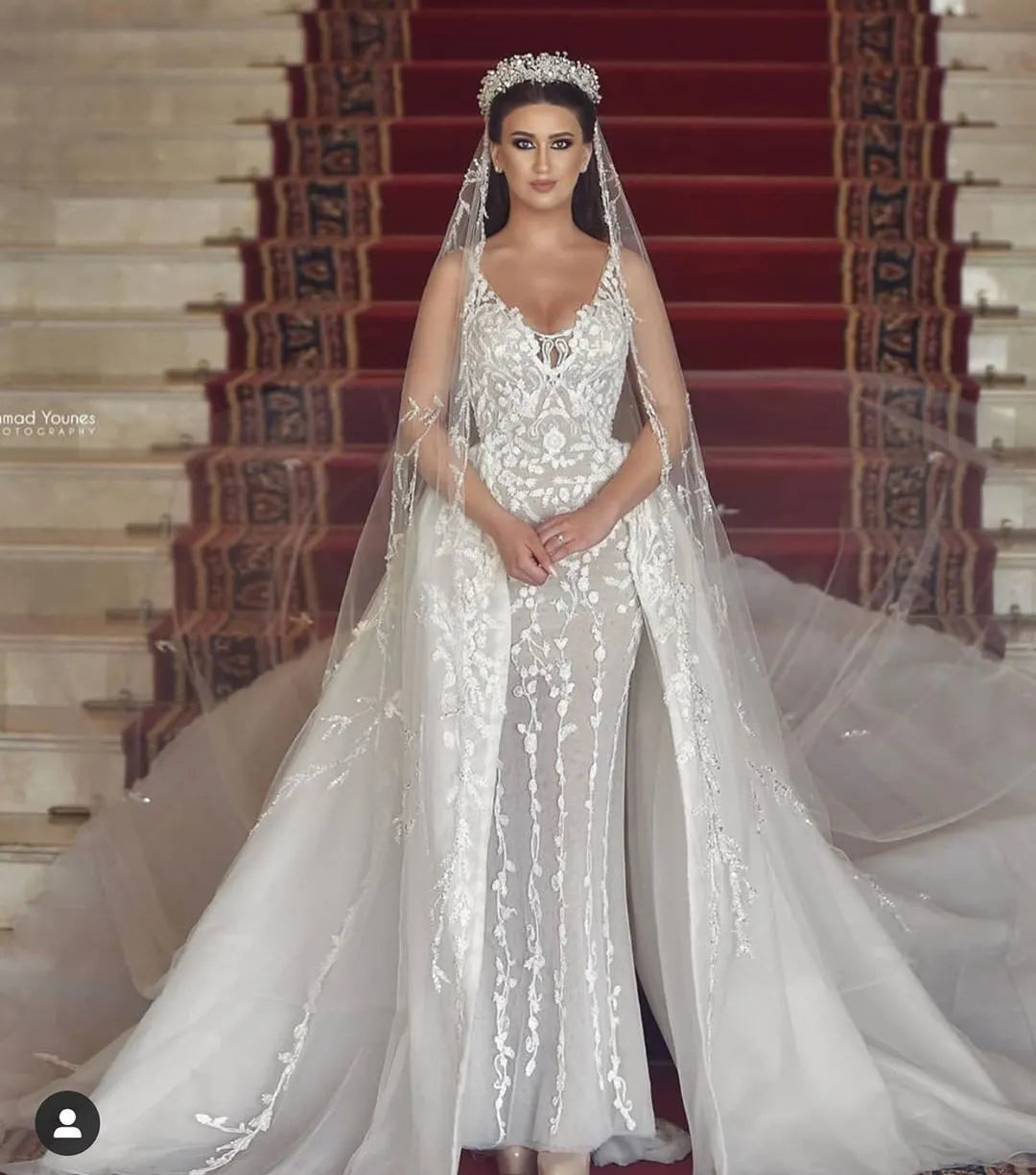 Chic Lace Long Mermaid V Neck Tulle Wedding Dress With Detachable Train