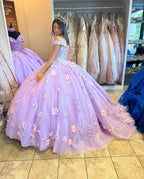 Vestido de Baile Elegante de Tule Brilhante com Aplicação de Alfazema, Ombros Descobertos, Flores 3D, Vestido de Princesa Doce para 15 Anos Y285