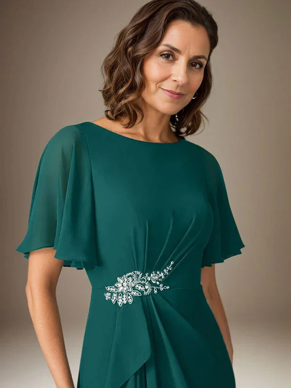 Abito a guaina blu scuro in chiffon con perline