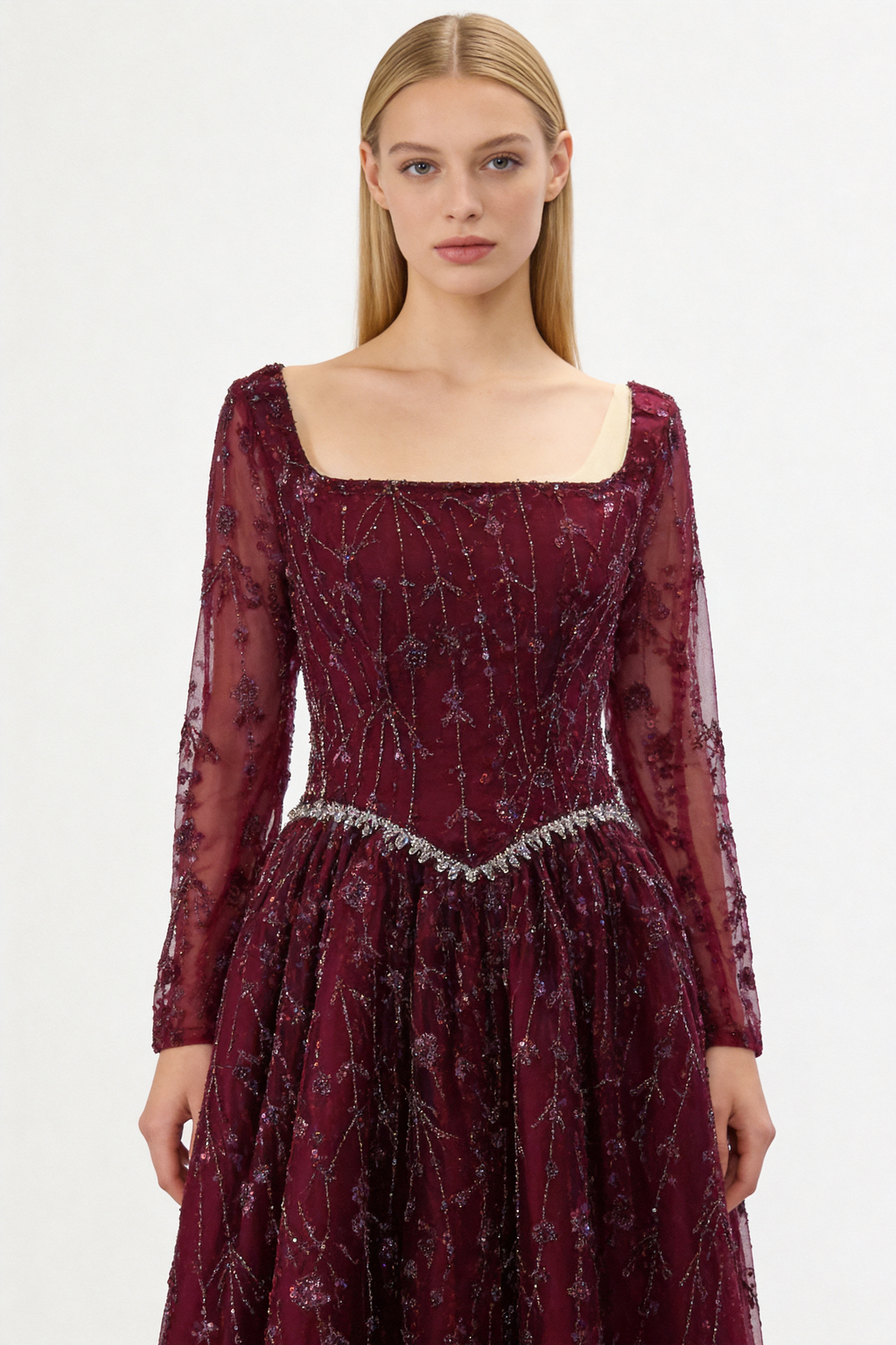 Luxuriöses Abendkleid in Salbeigrün mit Perlenbesatz und langen Ärmeln LA72805B
