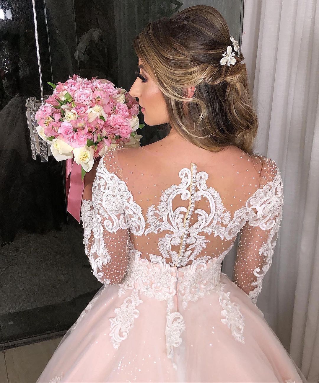Princess Off Shoulder Tulle Long Sleeves Floral Lace Appliques Wedding Dress