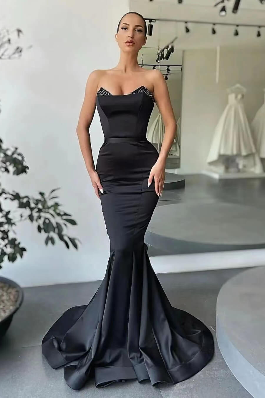 Robe de bal élégante noire longue sirène sans bretelles et sans manches