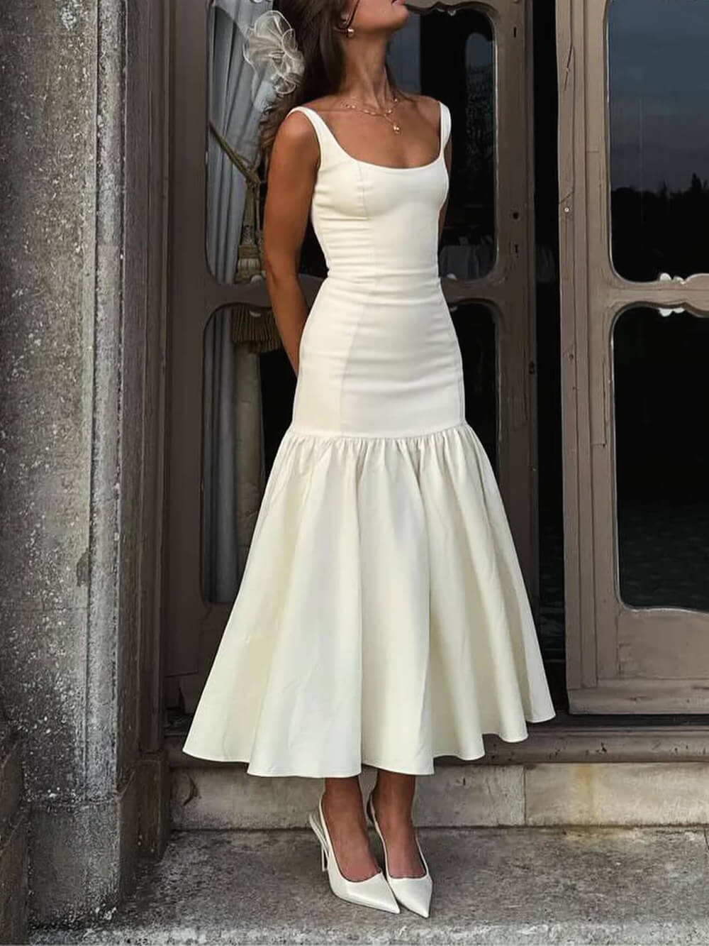 Abito Midi con Scollo Quadrato Elegante, Spalline Larghe e Vita Cadente