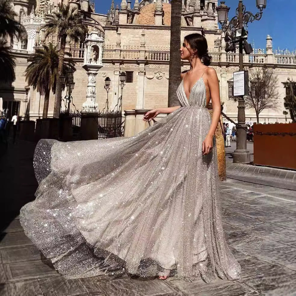 Vestido de baile comprido com decote em V