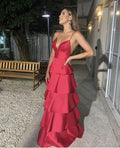 Robe de soirée élégante en satin à bretelles spaghetti et jupe évasée Y728