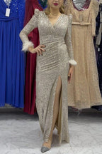 Sparkle World – Maxi-Abendkleid mit Pailletten und Federbesatz