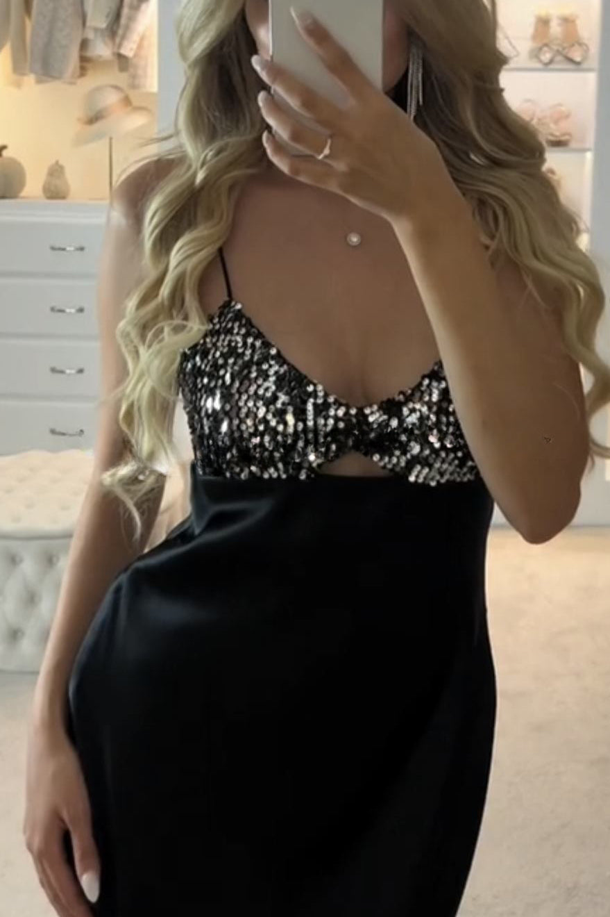 Abito Midi in Satin Trapuntato con Paillettes e Scollo a Fascia Elasticizzato