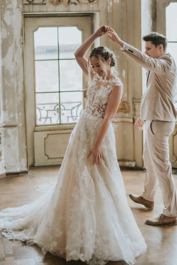 Chic Boho A Line Tulle Long Wedding Dress With Lace Appliques