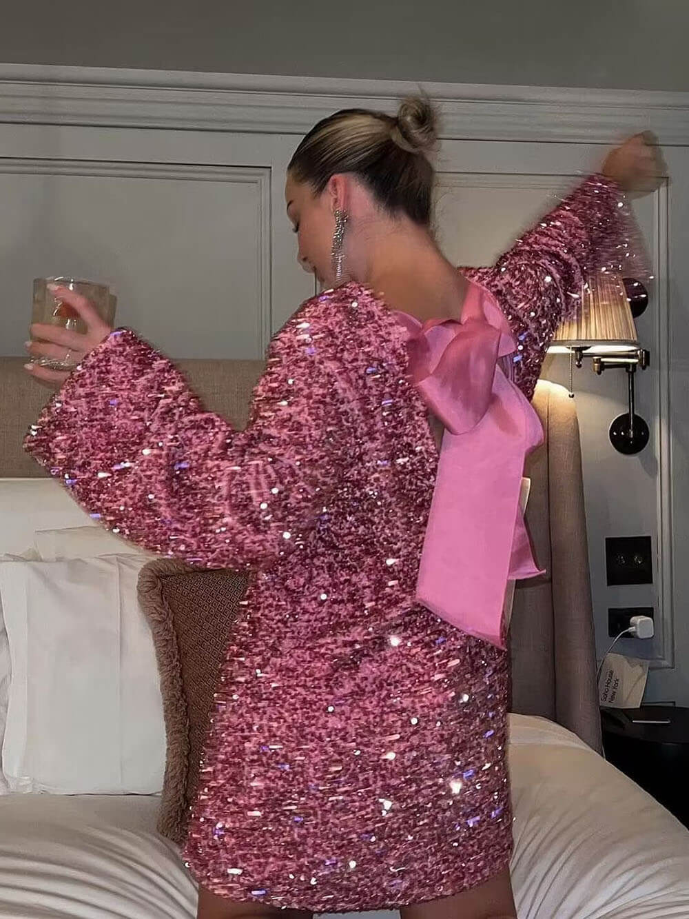 Robe à sequins nouée dans le dos