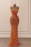Abito lungo da sera a sirena con scollo a V, spalline sottili e paillettes