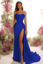 Vestido de baile sem alças sem mangas com lantejoulas plissadas e corte comprido