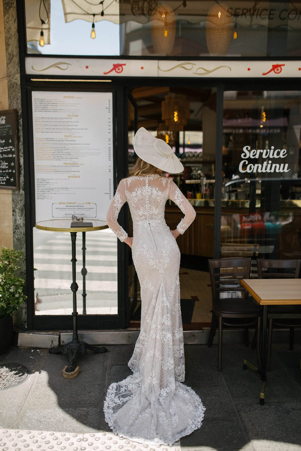 Unmissable White Applique Floor Length Wedding Dress With Lace Bodice