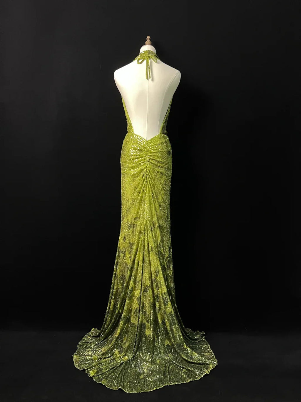 Hermoso vestido largo de fiesta verde con lentejuelas, sin espalda, estilo sirena Y8647