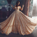 Glamouröses langes Ballkleid aus goldenem A-Linien-Tüll mit Pailletten und Rüschen
