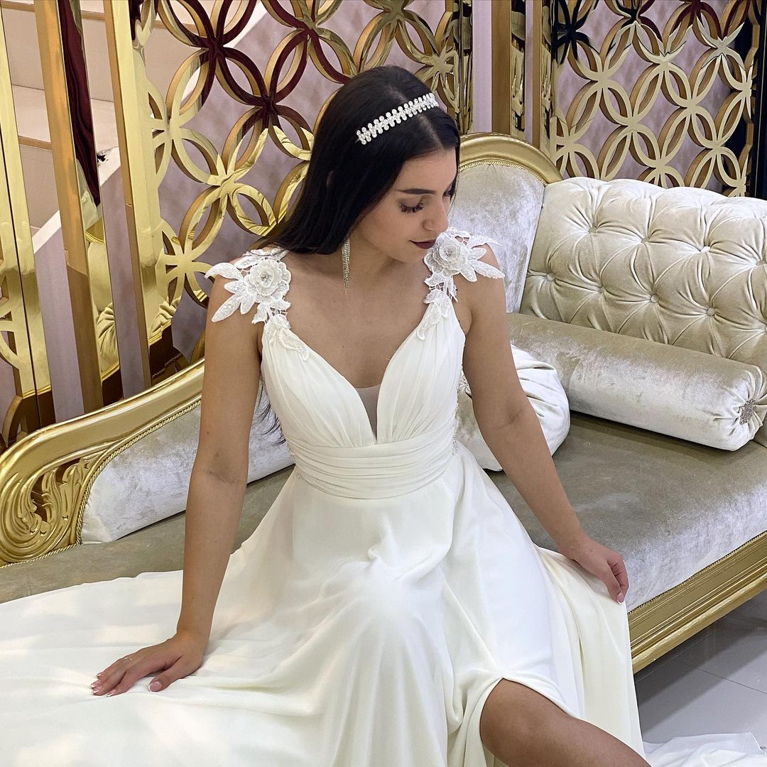 Vintage Split Long A Line V Neck Lace Chiffon Wedding Dress