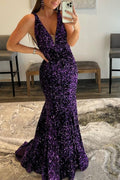 Abito da sera lungo a sirena viola con scollo a V, schiena scoperta e paillettes