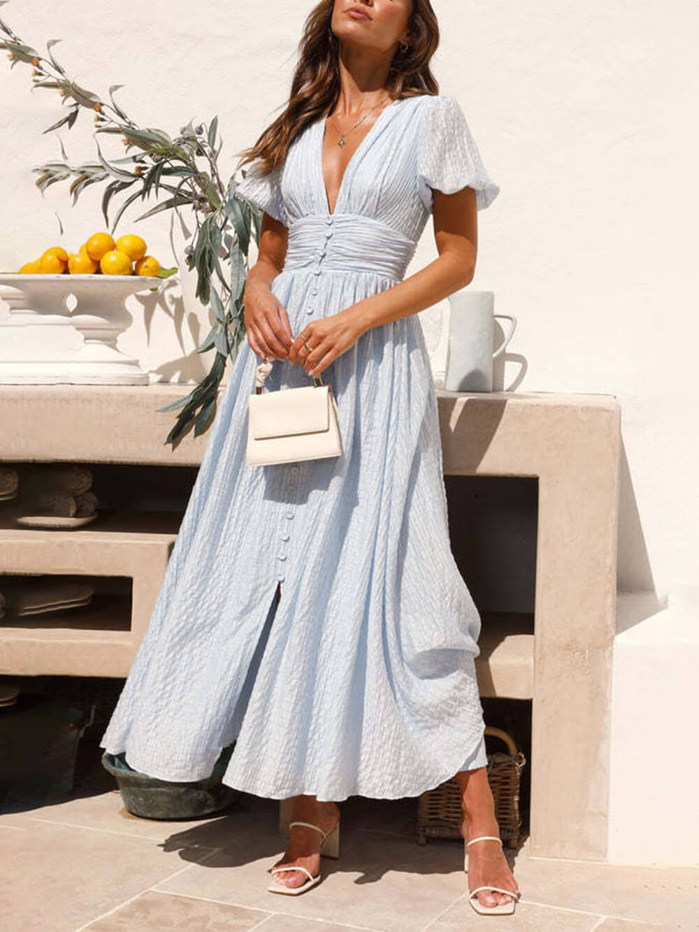 Kleid mit Puffärmeln, V-Ausschnitt und langem Oversize-Saum 